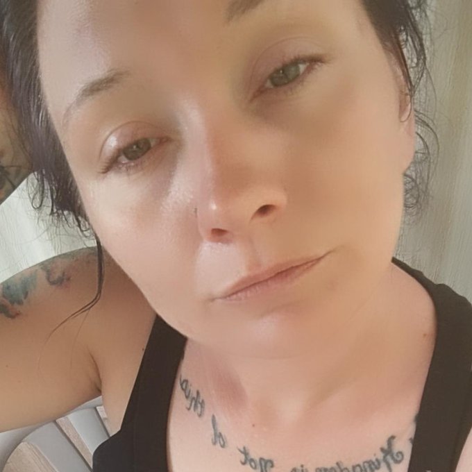 Holly Bryn’s pics and videos