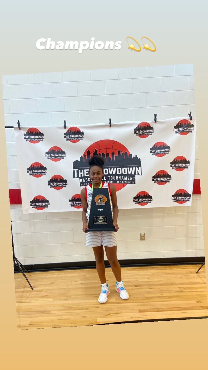 Lauren Jacobs tweet media