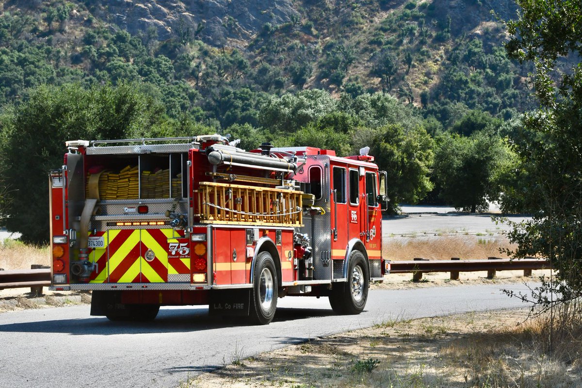TheMalibuTimes's tweet photo. Images of first responders battling the #RockPoolFire / #RockFire at Malibu Creek State Park earlier today:
Photos by Julie Ellerton / TMT https://t.co/XcHHhojChU