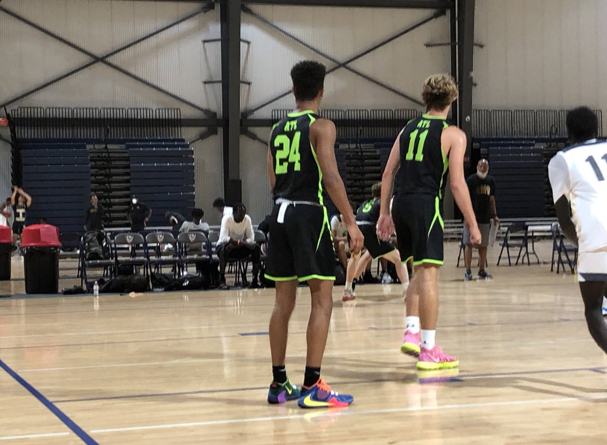 TMarkwith14's tweet photo. Under-Recruited 2021 Prospects I Saw At #LPLiveShowcase2:
Jax Bouknight (Atlanta Timberwolves)

PJ Smith (@ProOneSelect)

Max Harris (@HypeHawks)

Ryker Vance (@TeamspieghtSWFL)

Zyair Greene (@gameeliteatl Orange)

Graham Calton (@PSBelite) https://t.co/gJGIVpSRC1