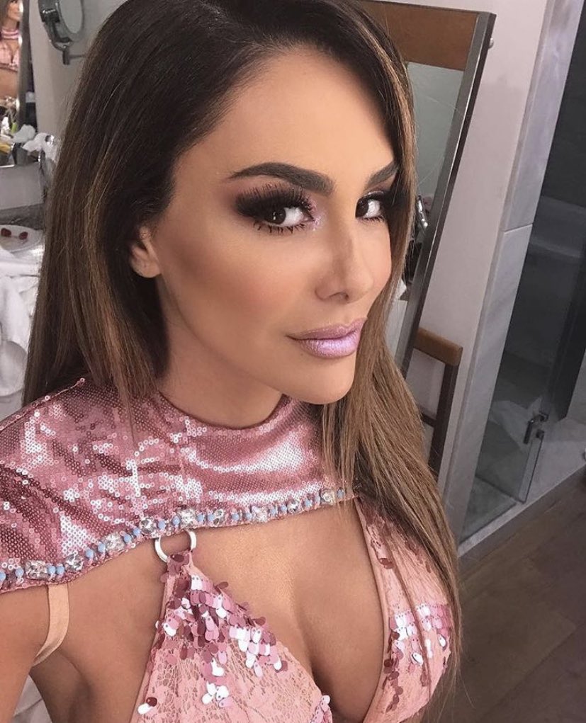 Ninelconde's tweet photo. Creé en ti y todo será posible... ¡siempre con mucha fe! 💋 linda noche #condefans https://t.co/V5VzOGH7cu