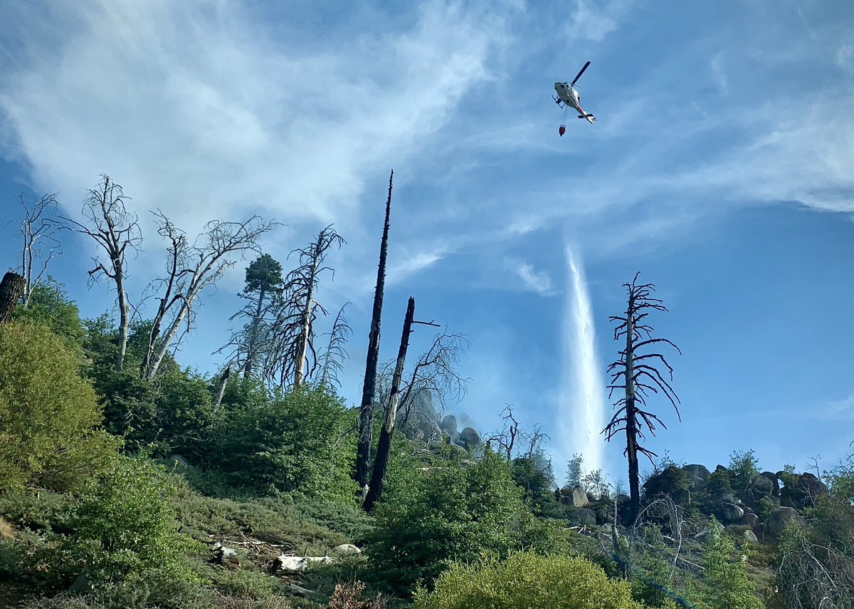 SanBernardinoNF's tweet image. The #SpringLane lightning fire that started this afternoon near Green Valley Lake off Forest Service road 2N13 is about a quarter acre in size. 

Ground crews are making great progress and working to fell hazard trees.

There is no structure threat.
