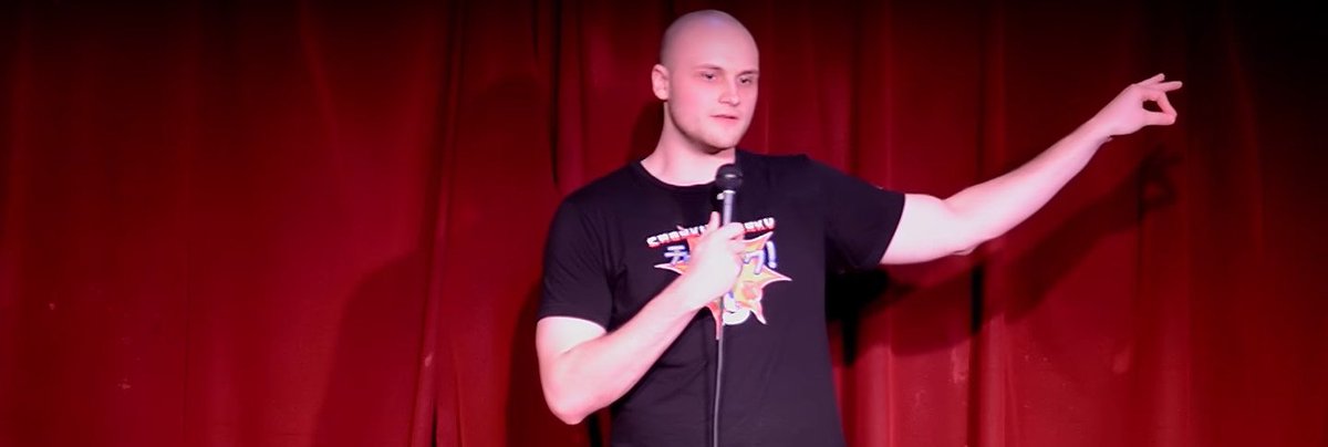 Spinalpalm's tweet image. Throwback pic to my first real standup show spot in nyc #tbt #standup #2yearsin gottem 👌