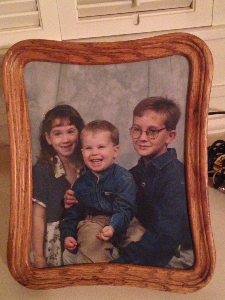 DavinLeeG's tweet photo. When u know ur going to grow up to be the problem leftist in a conservative family https://t.co/zXcP42YJQ6