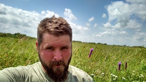 #EntVocate2020 continues with Pollinator Health Day! Here is @IanLane3 a PhD candidate in the @CariveauLab. Learn more about his work here: facebook.com/umnfrenatae/po… @UMN_Entomology @UMNBeeLab_Squad