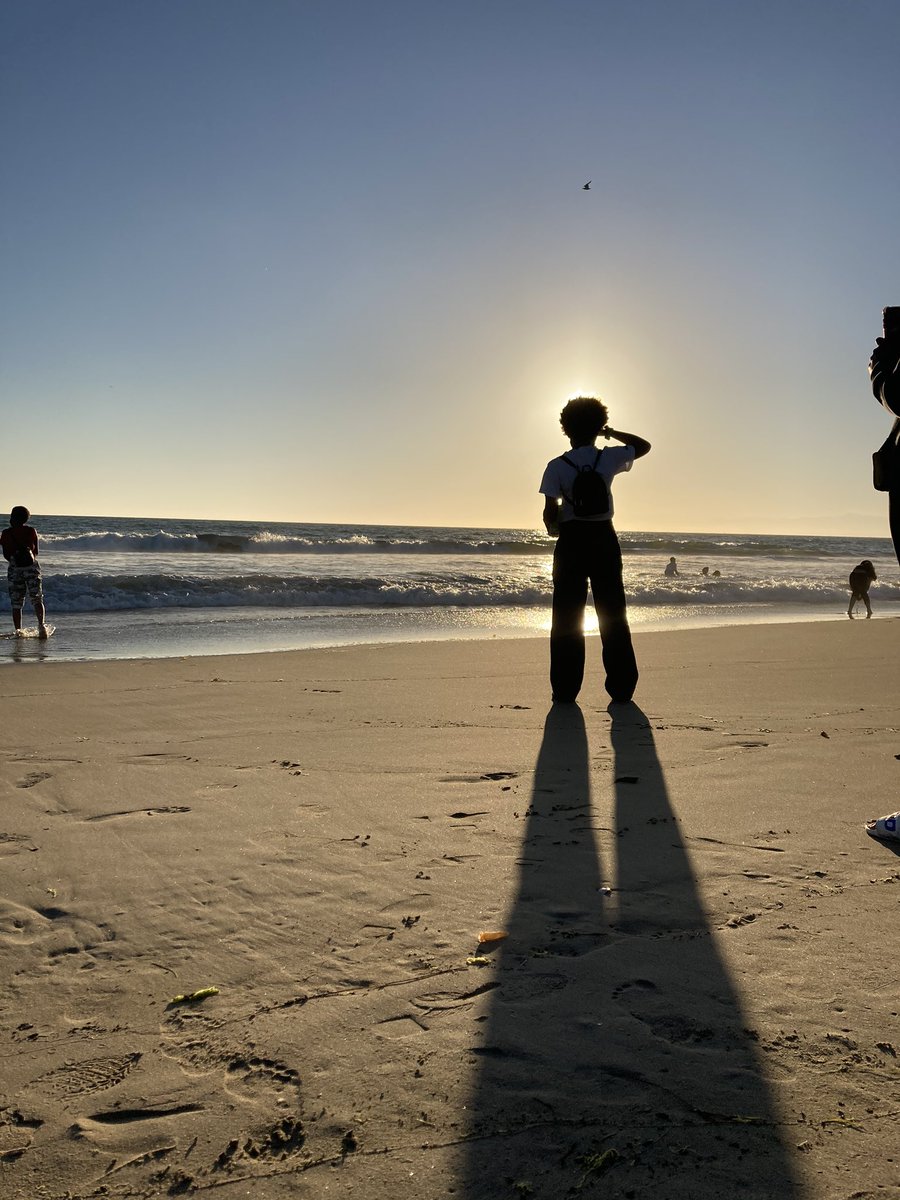 BigSamir's tweet photo. “Your light is more magnificent than sunrise or sunset.” — #Rumi ☀️
#children #beachphotography #beachlife #california #longbeach #summer 2020 #sunset #BigSamir https://t.co/r1VbaTSULW