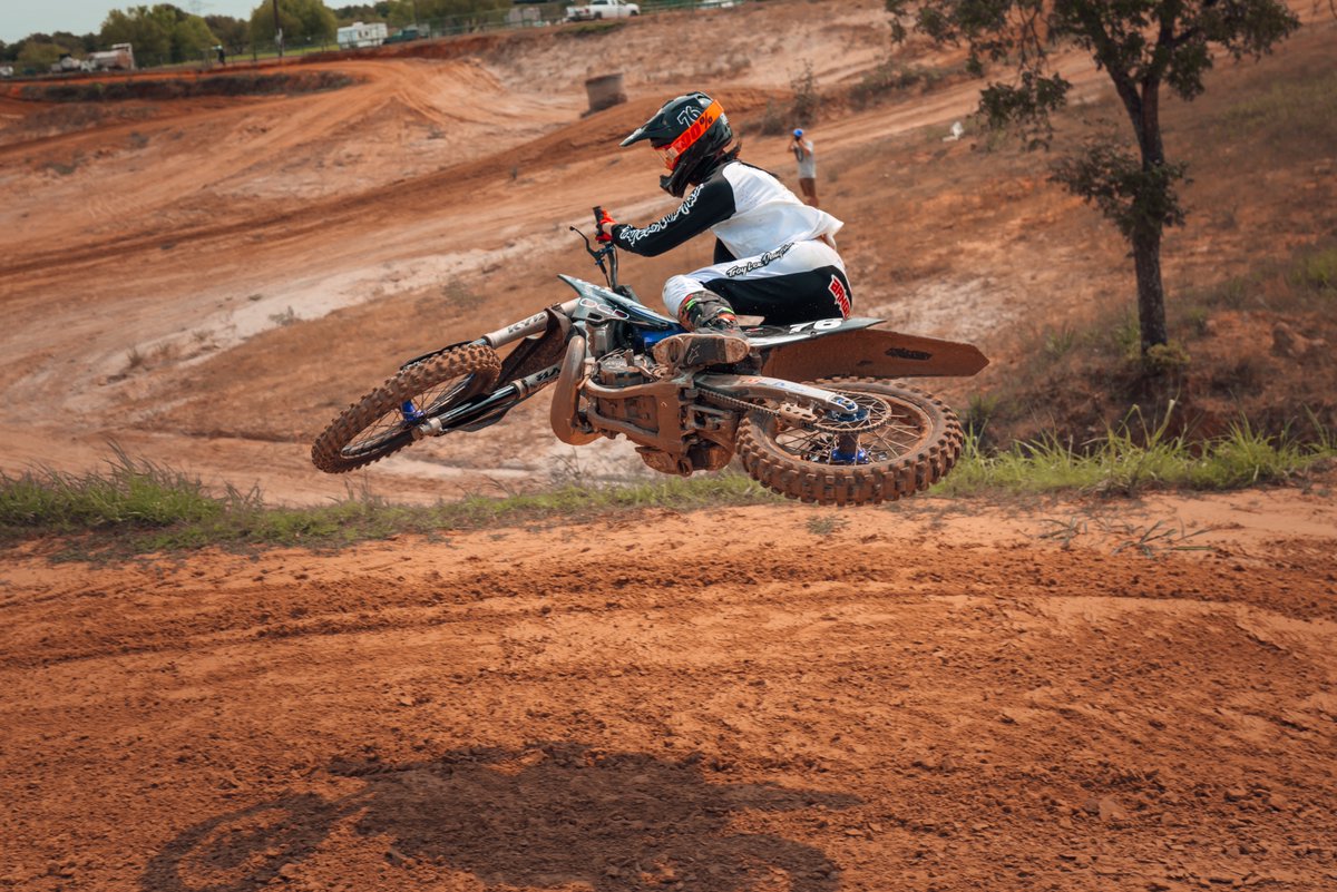 We all start somewhere, and we’re all constantly growing. Never stop the hustle and never lose the drive to always be better than you were yesterday 

shot by me 👨🏻‍🚀📸