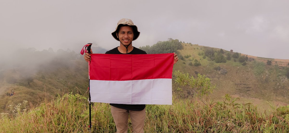 #exploreindonesia #explorejateng #jatengexplore #pakuwaja #dieng #wonosobo #wonosobozone #wonosobohitz #consina #consinaadventure #mainkesini #pergiyuk #exploregunung #exploreindonesia #mountnesia  #gunungindonesia #lingkarindonesia #lightroom #dirgahayuindonesia