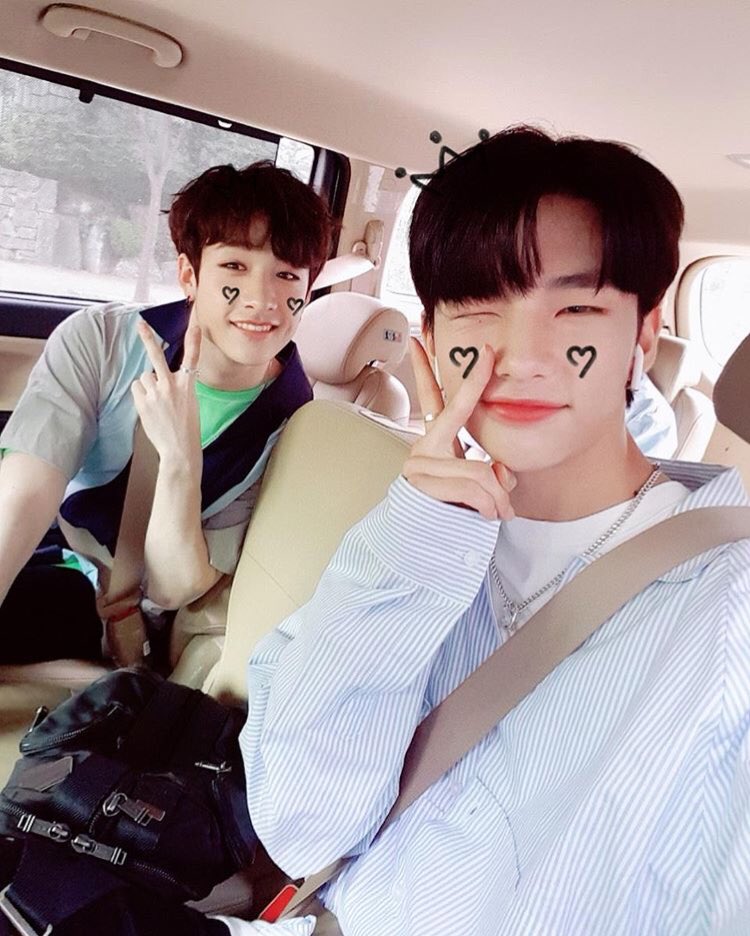 180529 (Hyunjin posted these)