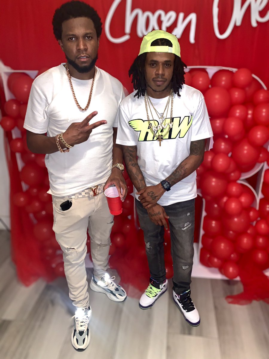 ForeverKavy48's tweet photo. Real nigga all day & tomorrow 💯💪🏾 Loyalty 20 years + #DREDAY🎈 #KAVY'SFREE👐🏾 #LLC👼🏾🤞🏾 #LLJAI🕊 #LLDRE🕊 #LLCHOP🕊♿️ #RIPLILCHUCK🕊🙏🏾 #LLROB 🕊 #4310‼️ #LLOURSOLDIERS🕊😇 @BudaHound https://t.co/soCOQFx7ZG