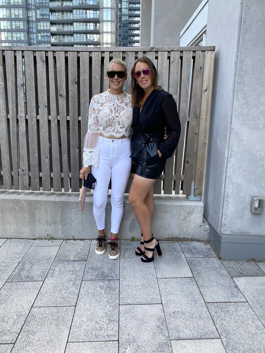 JacklynnMiller's tweet photo. Sisters in the 6ix! 👯♀️ #golfproproblems #tanlines https://t.co/p9W3negIr2