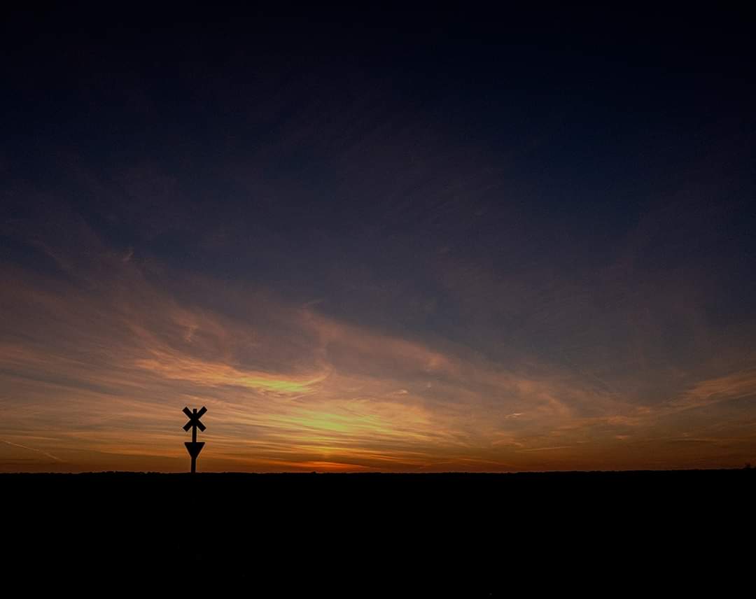 SeilerPhotos's tweet photo. Another beautiful North Dakota Sunset. I'll share my landscape photos of where I was tonight and what else you'll see in October, during the FMVA Studio Crawl, #27.
#NorthDakotaPhotographer #studiocrawl #sunsets #landscapes #northofnormal #scottseiler https://t.co/aIRIYF5vGB