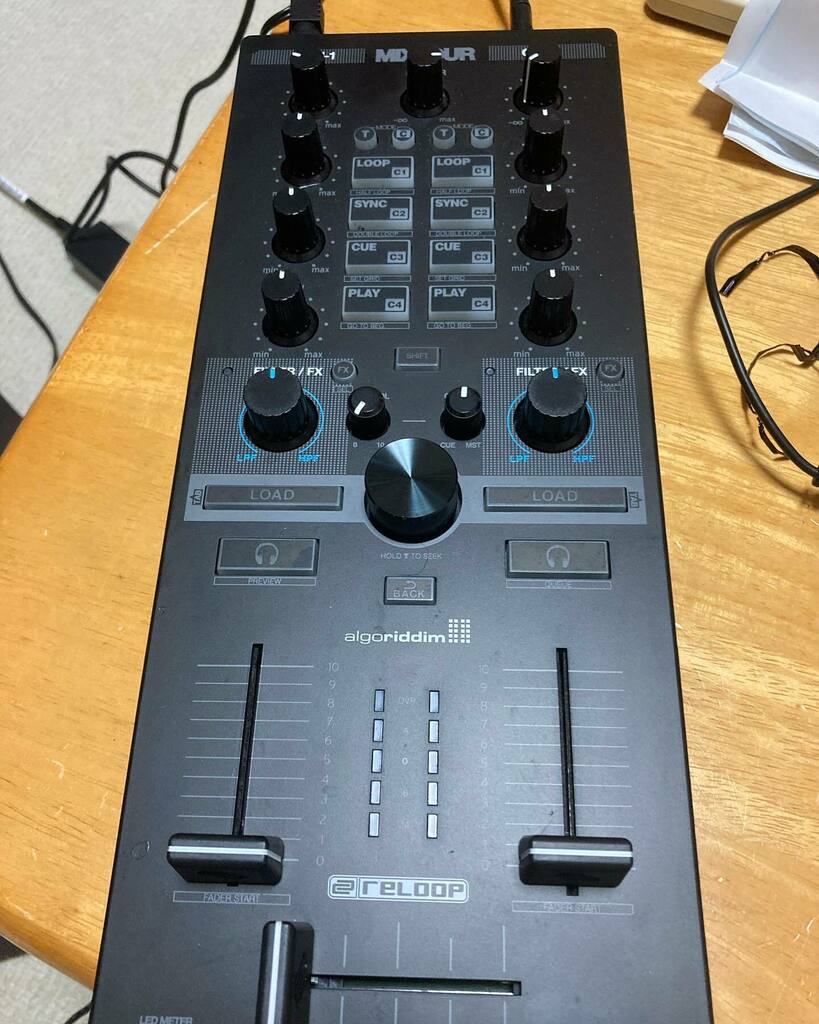 neri_shimo's tweet photo. iPhone でDJできるこれ、中古でゲット。#reloop #mixtour https://t.co/T3eKW1zoir https://t.co/N8pReEJKiY