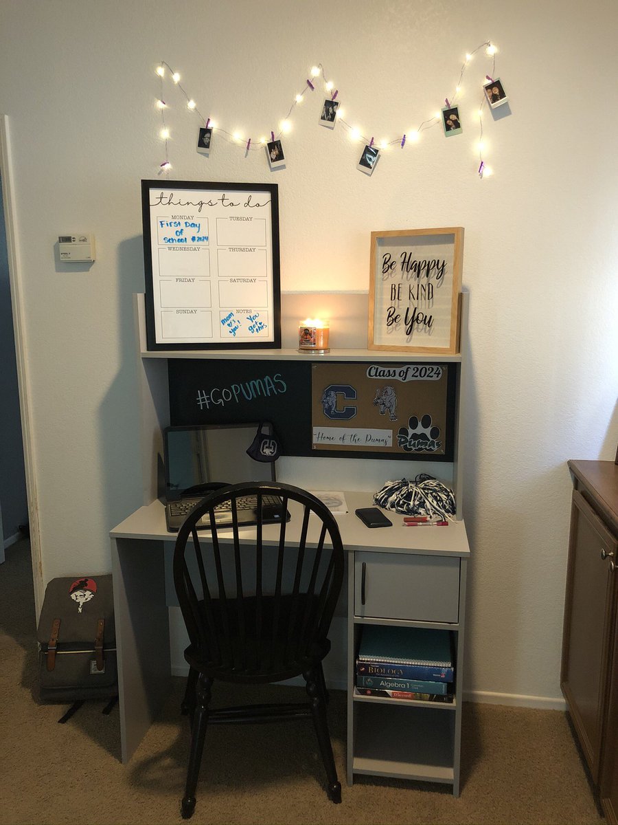 analee_spray's tweet photo. Home βclassroomsβ are ready for both of my kiddos to start the year off virtually tomorrow. #Freshman2020 #FifthGrade2020 π» https://t.co/KYEhiHDViA