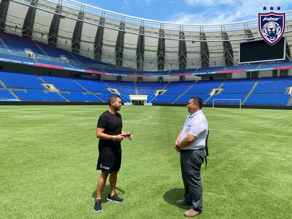 Johorsoutherntigers On Twitter Hrh Major General Tunku Ismail Ibni Sultan Ibrahim Crown Prince Of Johor And The Sultan Ibrahim Stadium Groundsman Inspected The Quality Of The Pitch Using Turf Tec Stress Detection Glasses