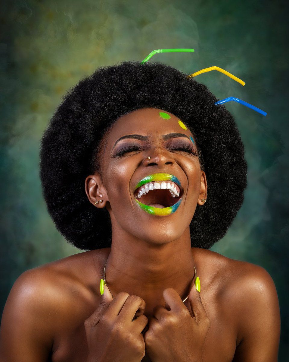 ElectraQueen_B's tweet photo. INDEPENDENCE DAY 🇬🇦
J'espère que vous avez passé un excellent week-end...le mien était 🔝🔝🔝.
Mais pour ma part, il se prolonge jusque mardi.
Qui joue aussi les prolongations?
Bonne fête de l’indépendance 🇬🇦
#60ans #indépendance #Gabon #QueenBoma #TheNodeMusic #SceneDigitale https://t.co/AgP9gvA89A
