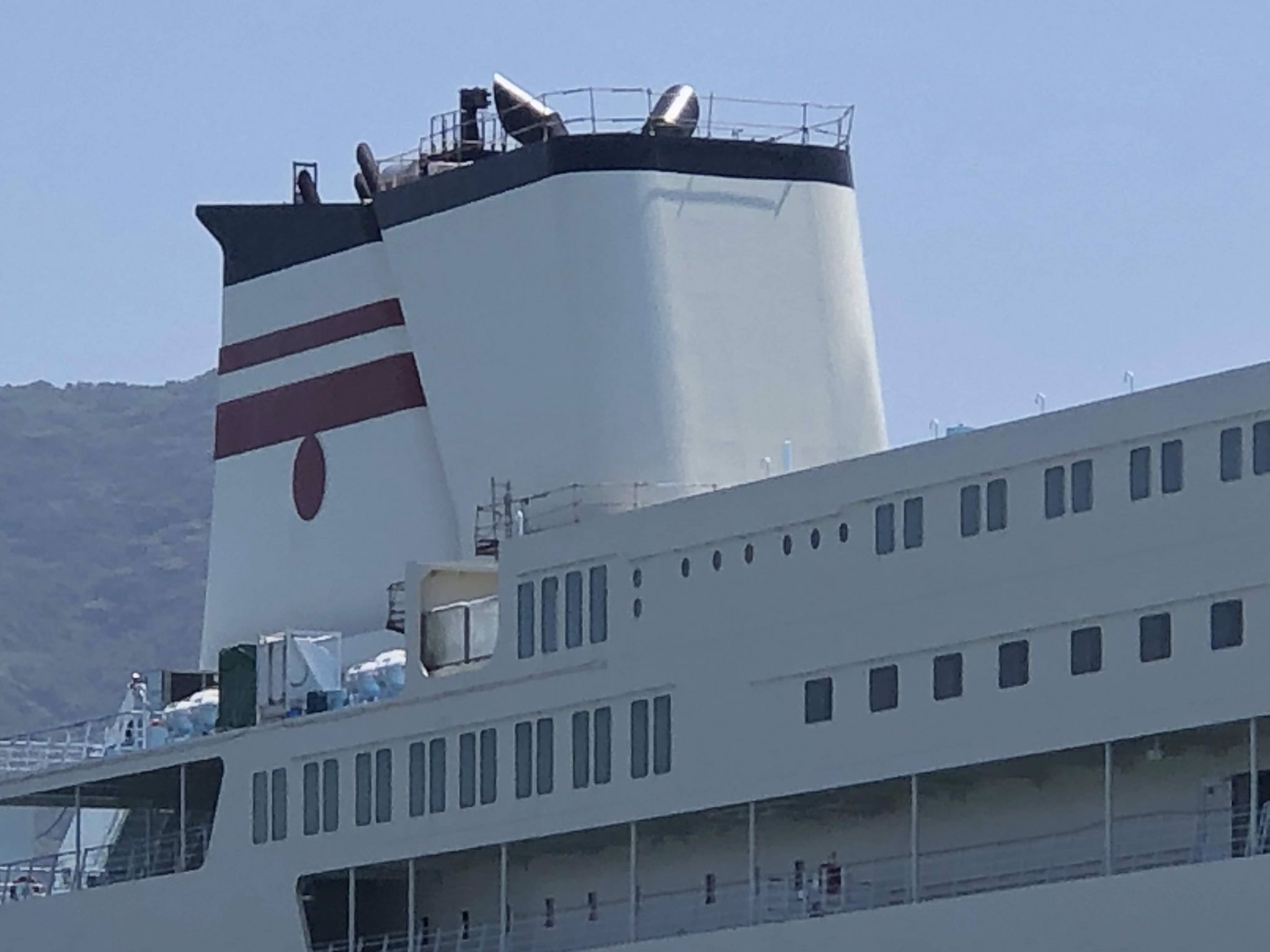 Binmei 阪九フェリーいずみのファンネルがこんなことになっとるそうです 地元の船観の先輩から写真いただきました スクラバー恐るべし T Co Jx9zmvtj6m Twitter