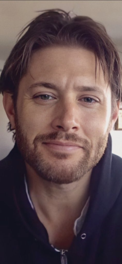 Last one! Hope you enjoyed the long pointless thread of his pretty face. 