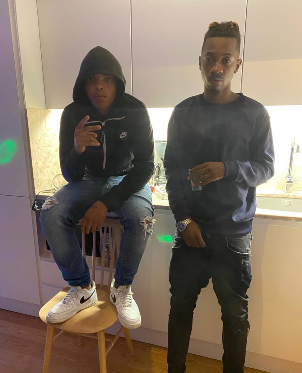 kelvinajsanha's tweet image. Dinheiro sem familia não vale nada‼💯💯💉💉😈🎥🎬
#movie
#boow