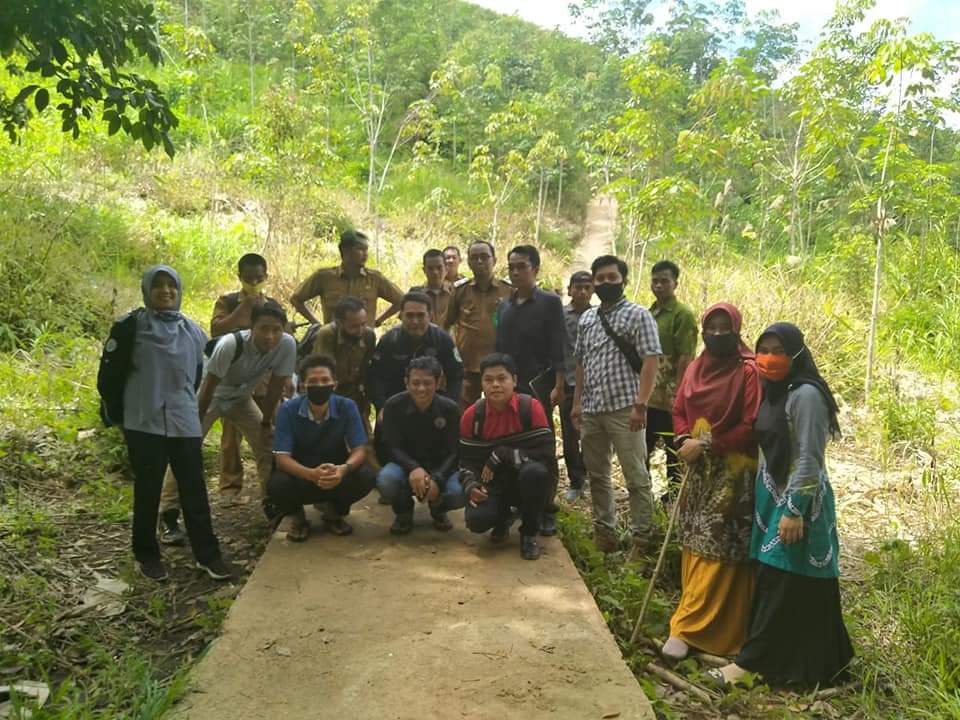 HajiHenderi's tweet photo. DIRGAHAYU RI KE 75 🇲🇨🇲🇨
#DesaMajuIndonesiaMaju
#TPPKalsel
@jokowi 
@halimiskandarnu 
@anwsanusi
@malik_haramain
@imansyukri
@taufikmadjid71
@fachrilabalado 
@azzameldzikrie 
@tppkemendes 
@KemenDesa
@p3mdbalangan
@tpp_p3mdkalsel https://t.co/KhIG8AFwm6