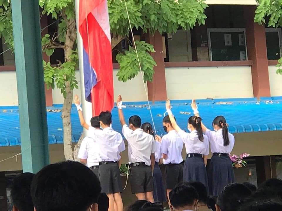 อันนี้โรงเรียนไหนคะ สุดแสนจะปัง แงงง