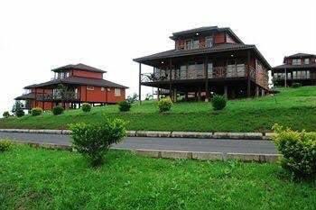 4. Obudu Cattle RanchLocated in Cross-River statethis is the most popular tourist attractions in Nigeria. it’s is actually located on a plateau at the Sankwala mountains. It’s weather conditions here are amazing.