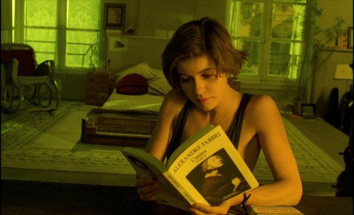 lunarscp's tweet photo. "Les Contes / Tales" by Alexandre Fabbri, *a fictitious writer and his book*, in Krzysztof Kieślowski's 'La double vie de Véronique / The Double Life of Veronique'. (1991) 

Thanks to @sergioandreola for reminding me this film. 

#BooksInFilms https://t.co/ikb99FWkjX