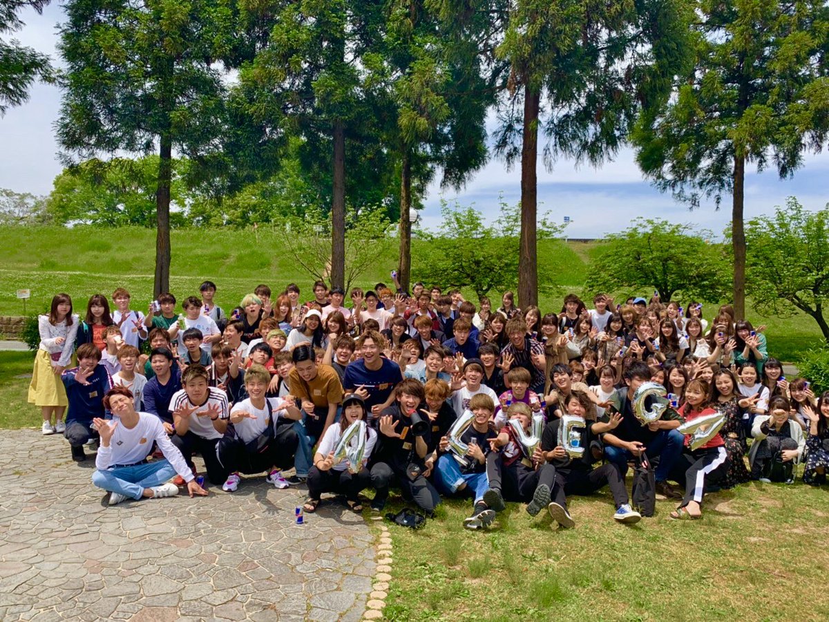 ALVEGA77's tweet photo. お待たせしました❗️
アルベガ第一回新入生歓迎会😎⭐️
・BBQ🍖
・8月28日(金)
・12時45分集合　13時乾杯予定🍻
・圧内緑地公園
・定員80名
費用は
男性2000円🚹
女性1000円🚺の予定です❗️

参加したい方はdmください❗️ https://t.co/pXMmJClr3c