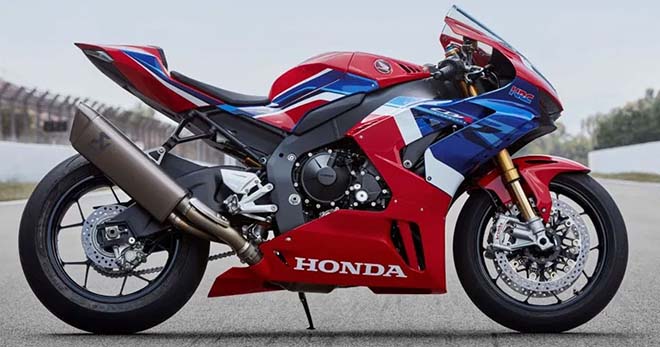RBigbike's tweet photo. Countdown Honda CBR1000RR V4 to be launched. Panigale V4 challenges
เข้าชมคลิก:👉 https://t.co/caKqeRv81s

#Honda #HondaCBR1000RR #CBR1000RR #CBR1000RRV4 #CBR1000V4 https://t.co/NffRBoOlHG