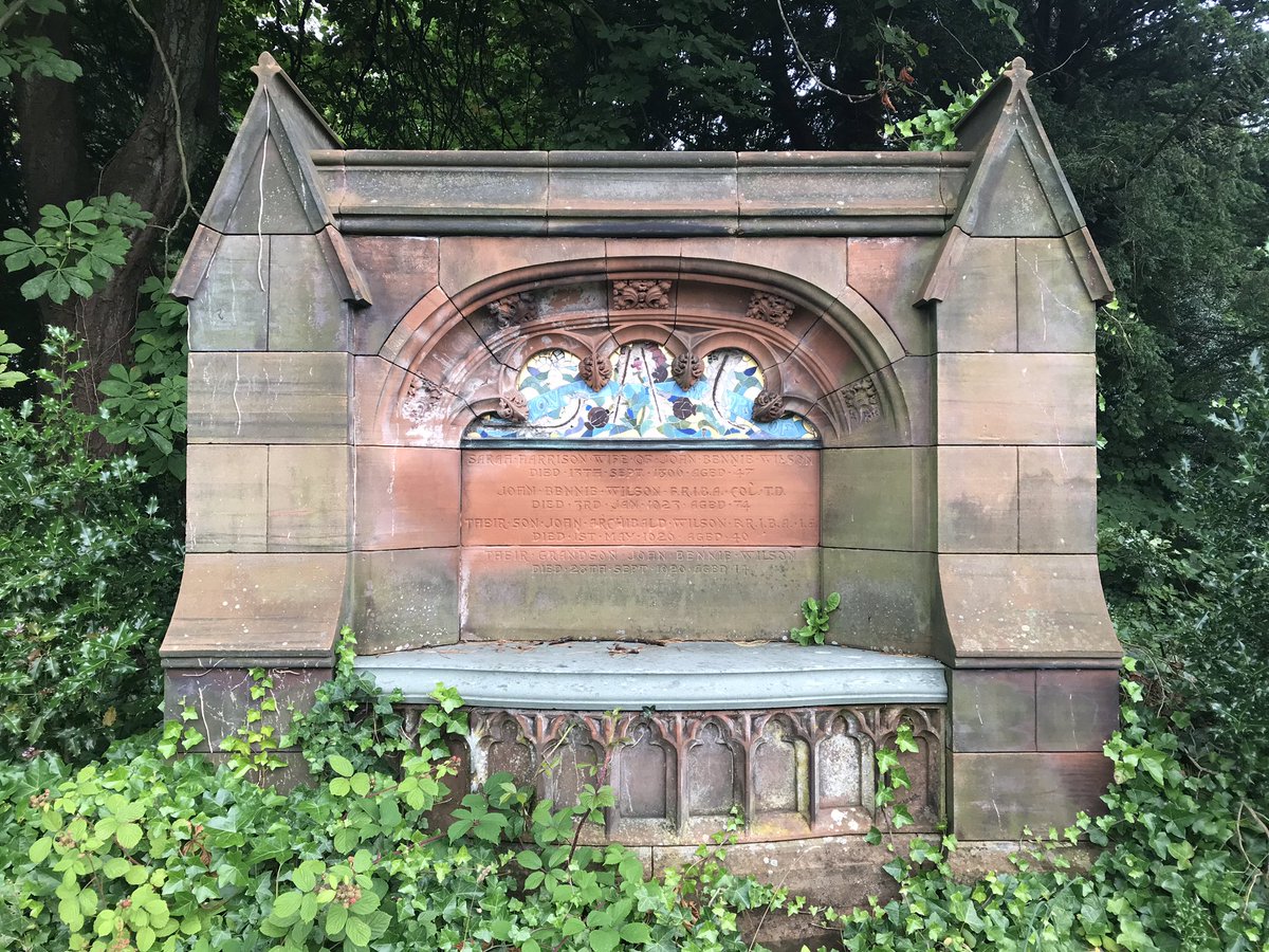  #MomentsofBeauty in  #Glasgow: Finally walked over to  @CathcartCem and WOW! As good as the Necropolis. The William Gardner Rowan monument is intriguing, also spotted John Bennie Wilson’s one, while I enjoyed JJ Kier’s freestyle gothic memorial and as for the Hood Mausoleum...!