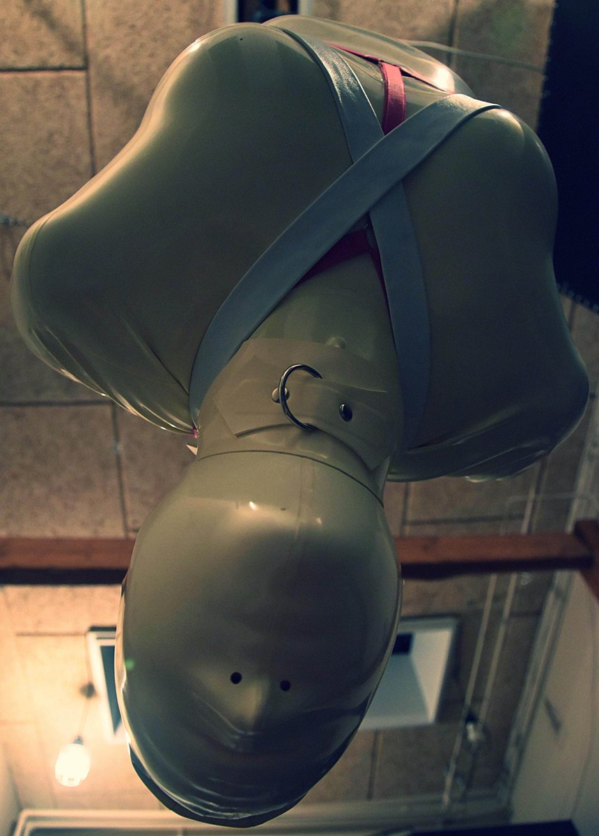 TheTribeEU's tweet photo. Is she really only breathing through a tiny nostril hole? YEP Wearing an armbinder? YEP Suspended upside down? YEP #Latex #heavyrubber #upsidedownsuspension #donttrythisathome #experiencedbunny https://t.co/kk2firQe78