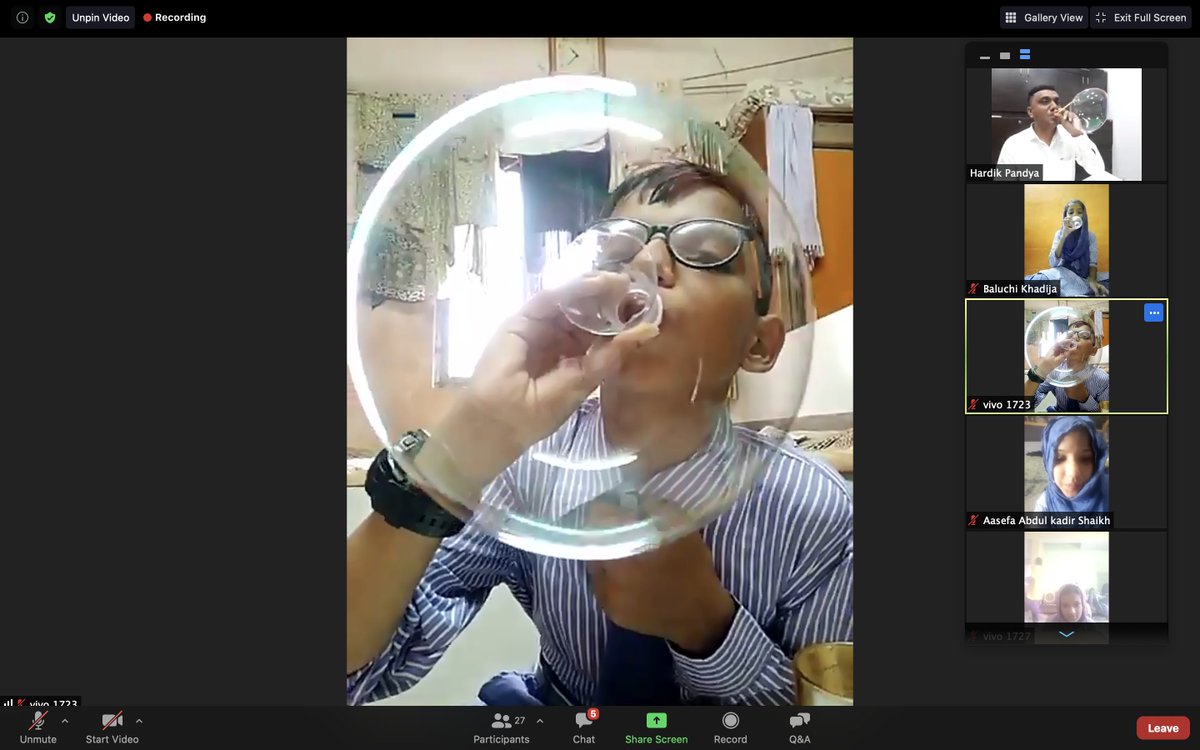 arch_foundation's tweet photo. Who doesn't like #bubbles? Bubbles, a truly fascinating scientific phenomenon that evokes joy in everybody. ARCH launched online #ScienceTheatre by organizing #bubbleworkshops which were an instant hit and popular among students and teachers. https://t.co/RQbynGN1bt