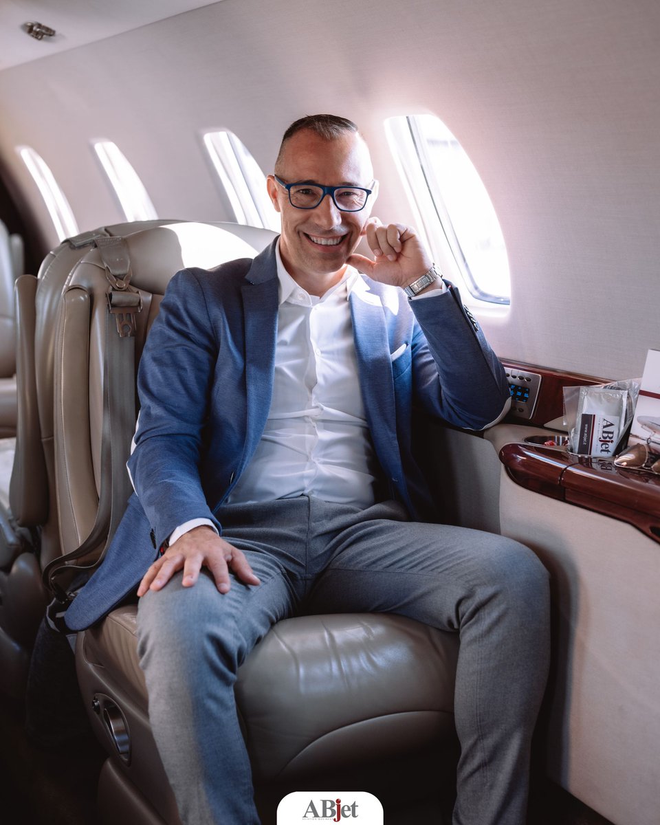 abjet_it's tweet image. Il team di ABjet ☝🏼
Professionalità ed Esperienza per un viaggio indimenticabile 🛩
Contattaci 📲 Attivi 24h/7 📲
#flyabjet #XLS #aliven #charter #charterjet #jet #luxury #privatejet #citation #jetcharter #luxuries #luxurystyle #luxuryfashion #luxurylifestylemagazine #verona