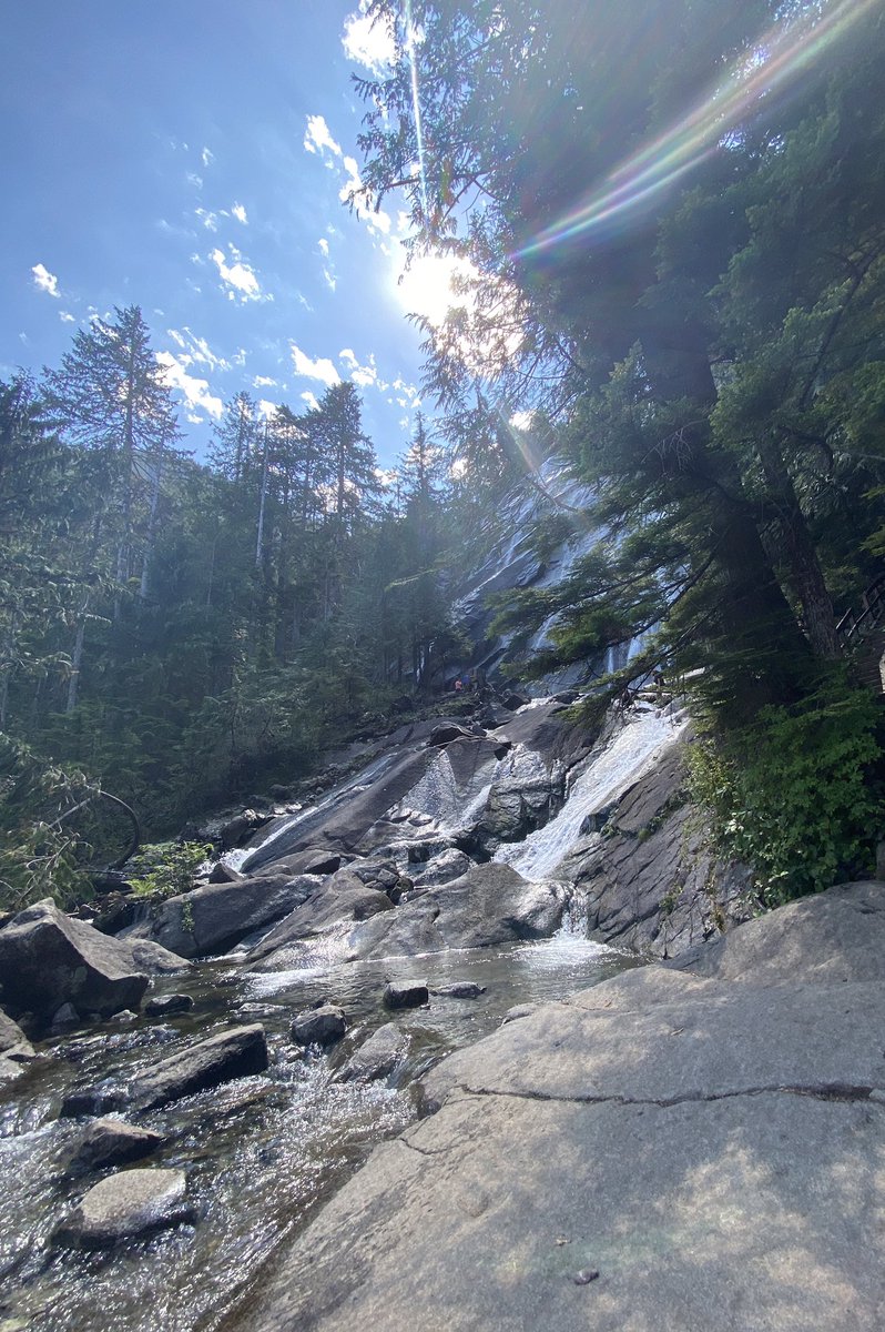 ninaulb's tweet photo. Bridal Veil Falls, WA 🌿🌞 https://t.co/h0CkYWcYRi