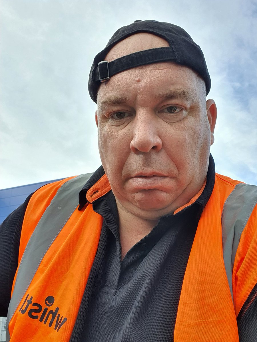 Rob82919231's tweet photo. Got that Monday morning feeling!#needdayoff https://t.co/LOM3dtIaJC