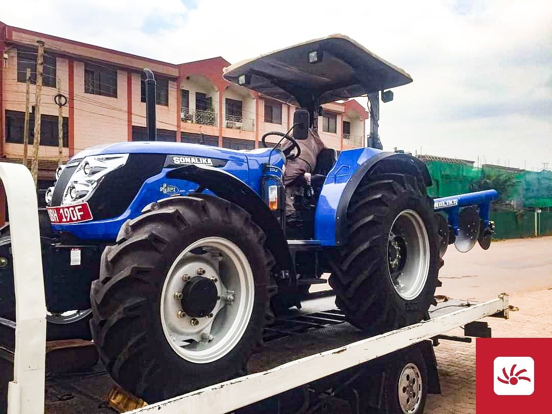 Tractors play a very important role in  enhancing farm productivity. Farmers are majorly oriented towards application based farming like puddling, mulching, etc. that’s why customized #Sonalikatractors are able to address these specialized needs. #YourMobilitySolutions