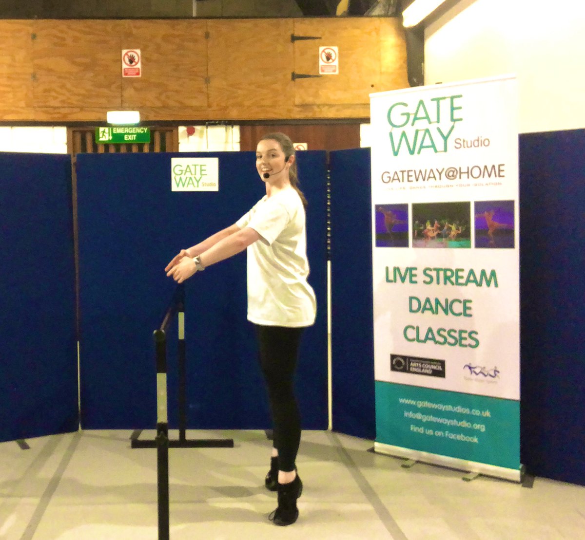 Gateway_Studio's tweet image. 😀 FREE Ballet lessons for beginner to intermediate level. All ages welcome! ⏰ Every Monday @5pm on #zoom 📩 Please email Julie.bowman@gatewaystudio.org to join the class. #free #onlinedanceclass #ballet #zoom