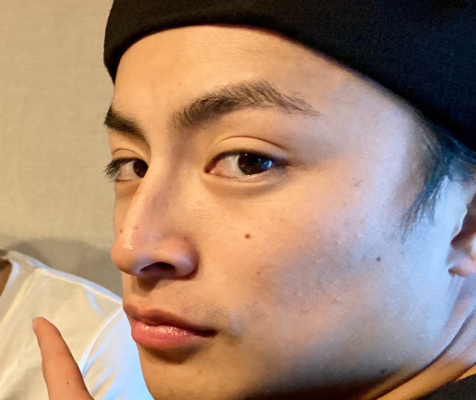 おむ בטוויטר お山ができててかわいい眉毛 血色が良すぎな赤い唇 指が埋まってしまうようなくっきり二重 髪の薄さを隠すベレー帽 全てが愛おしいんだ 白濱亜嵐ちゃんって男は ニキビの存在を知らないくらいにお顔が美しい