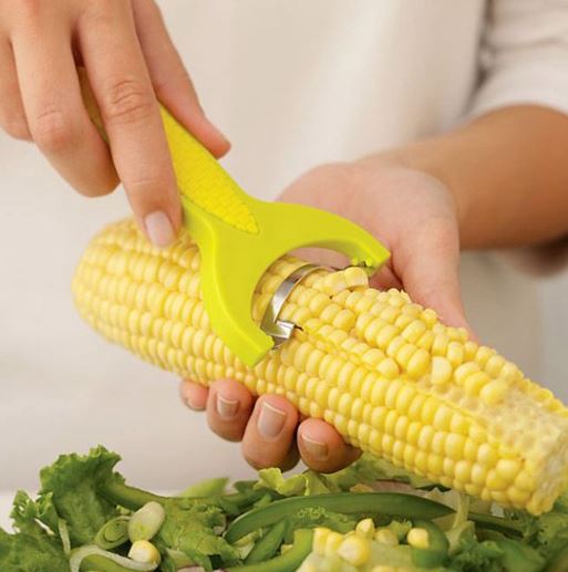 Wanting to make a simple salsa? Our corn zipper is a useful tool to unzip several rows. Here's a simple recipe to follow bbcgoodfood.com/recipe/sweetco… 
#kuhnrikon #corn #meatfreemonday