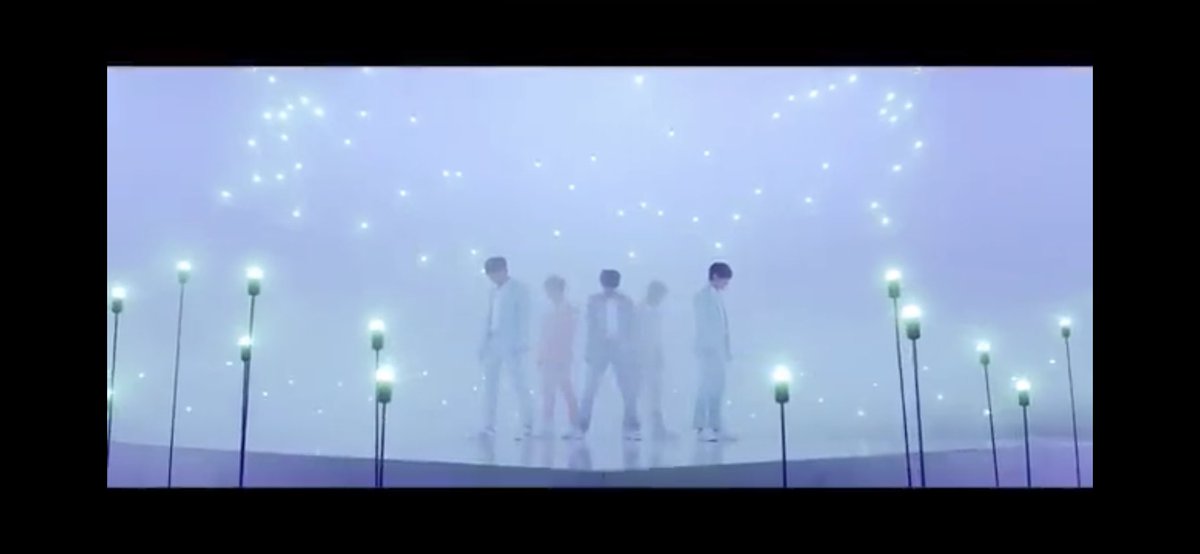 blingbling_525's tweet photo. @SMTOWNGLOBAL @SHINee 제대로 대응해주세요 이건 진짜 강경 대응 안 하면 너무 심한거라고 생각합니다 네가 남겨둔 말은 샤월들에게 그 어느 곡보다 소중한 곡인데 저렇게 표절하고 있는 모습보니 진짜 속상하고 화나네요 이것조차 해결 안 해주시면 일 안 한다고 떠벌리고 다니는걸로 알겠습니다 https://t.co/oEltHUV4oV