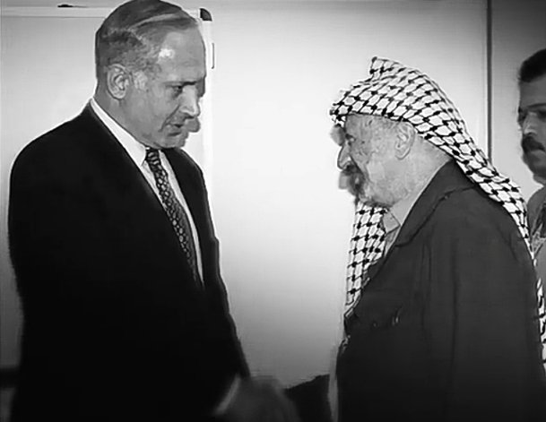 ज्याप्रमाणे रबिन नाखूश होते त्याच्या कित्येक पटींनी बीबींना हे अतिशय अवघड काम होते. क्लिंटनना शेवटी या दोघांच्या हातमिळवणी करण्यात यश मिळाले. रबिन यांच्या तुलनेत या टॉक्स अतिशय स्लो होत्या, क्लिंटनच्या कार्यकाळास काही वर्षेच उरली होती ते दुसऱ्या इस्राएली निवडणूकीची वाट पाहत होते.