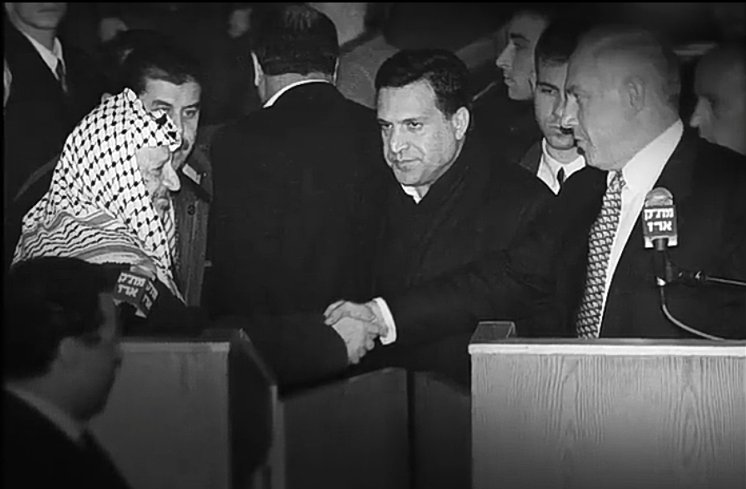 ज्याप्रमाणे रबिन नाखूश होते त्याच्या कित्येक पटींनी बीबींना हे अतिशय अवघड काम होते. क्लिंटनना शेवटी या दोघांच्या हातमिळवणी करण्यात यश मिळाले. रबिन यांच्या तुलनेत या टॉक्स अतिशय स्लो होत्या, क्लिंटनच्या कार्यकाळास काही वर्षेच उरली होती ते दुसऱ्या इस्राएली निवडणूकीची वाट पाहत होते.