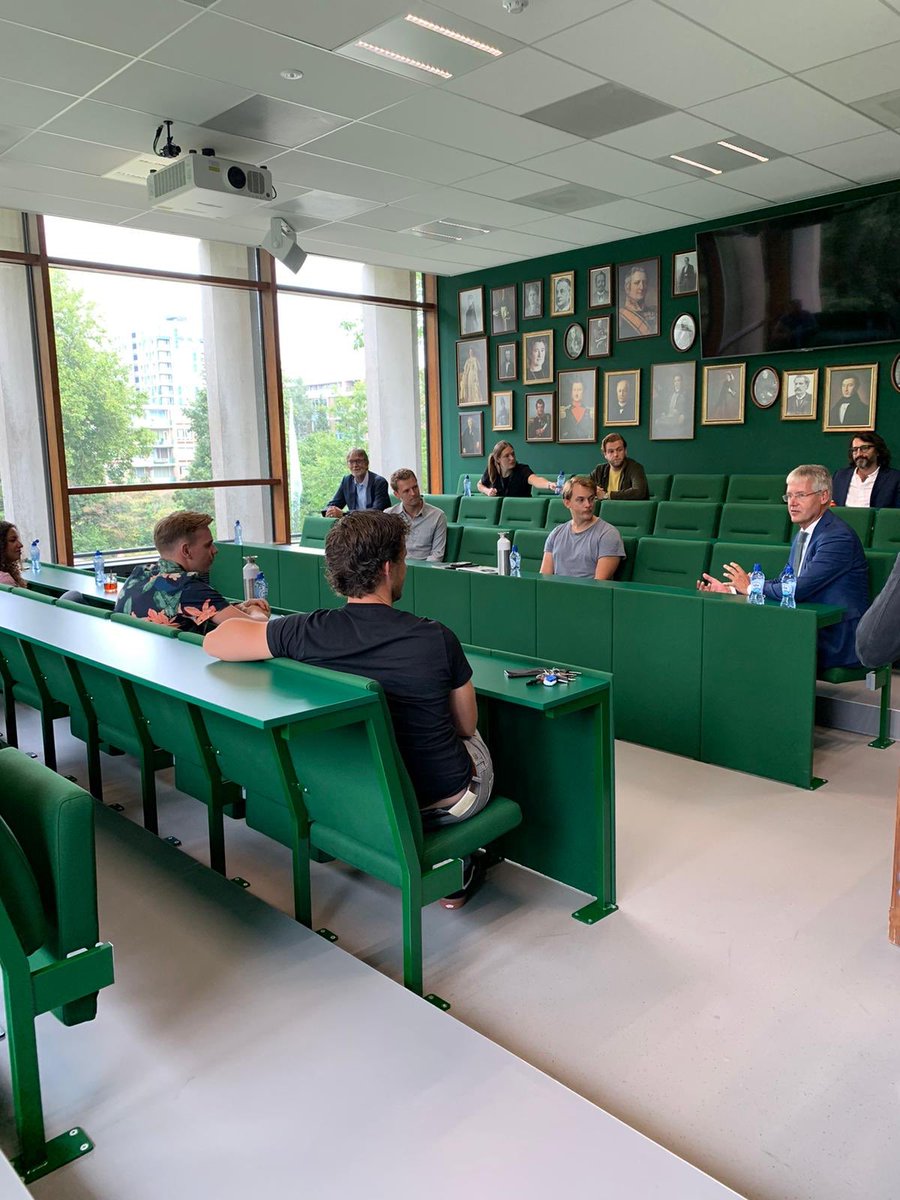 LumionAmsterdam: RT arieslob: Bezoek gebracht aan VO school LumionAmsterdam Met leerlingen en docenten onder meer gesproken over start vh nieuwe schooljaar. Veel enthousiasme om weer in de school met elkaar aan het werk te gaan en besef van verantwoordel…