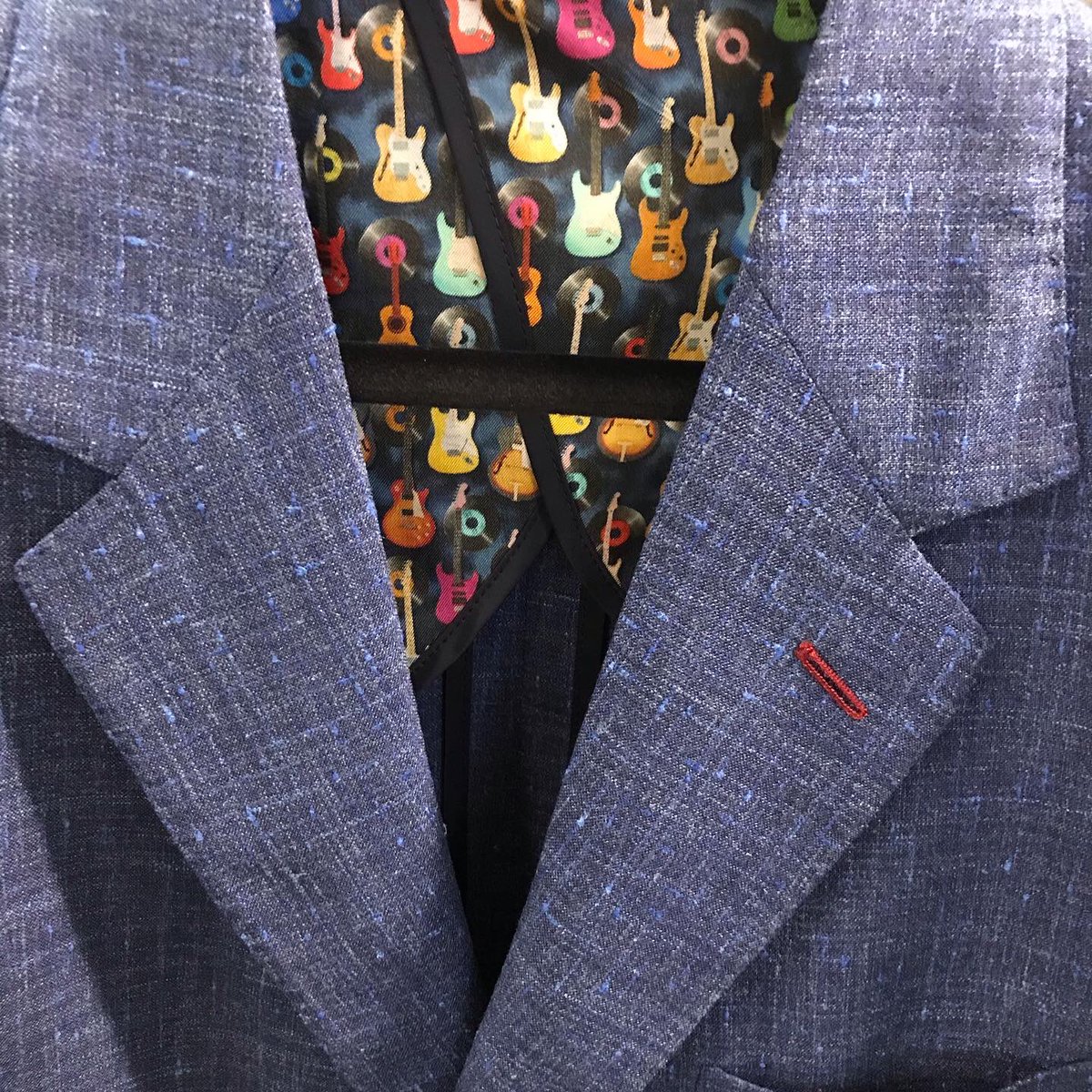 ARIBoston's tweet photo. For music lovers - MTM sport jacket with custom guitar lining. #Mensfashion #menswear #music #guitars https://t.co/UiGvFKSiAm