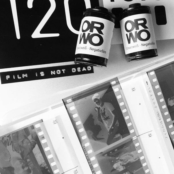 FILM IS NOT DEAD
📸 @120LOVEJP 

#orwo #orwofilm #originalwolfen #filmisnotdead #blackandwhitefilm #filmphotography #shotonfilm #reelfilm #staybrokeshootfilm #supportindiefilm #celluloid