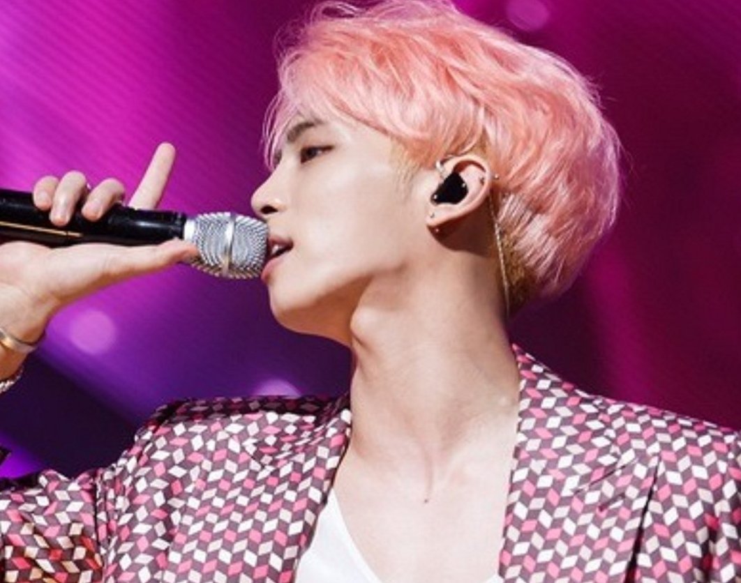 temps_de_rever's tweet photo. Jonghyun: "Most of the decisions that we make in our life are all done on our own. So, even though you’re having a difficult time, I think worrying and having such experience will become a big asset and be a great help to you later." https://t.co/oSpmYzMVuP