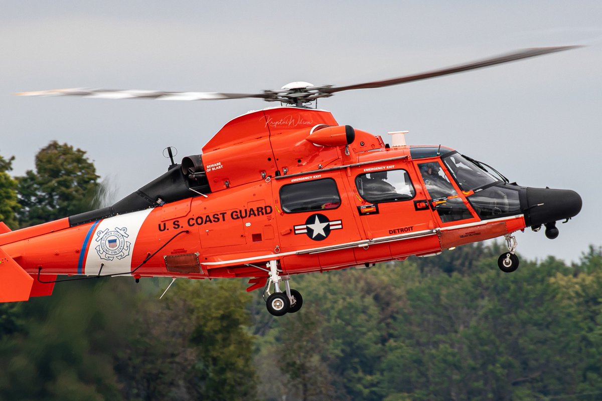 I'm a little late to the party but you gotta love that Coast Guard orange! #WorldHelicopterDay
.
#uscoastguard #coastguardaviation #uscg #uscgdolphin #flycoastguard #hh65dolphin #sar #airshowlondon