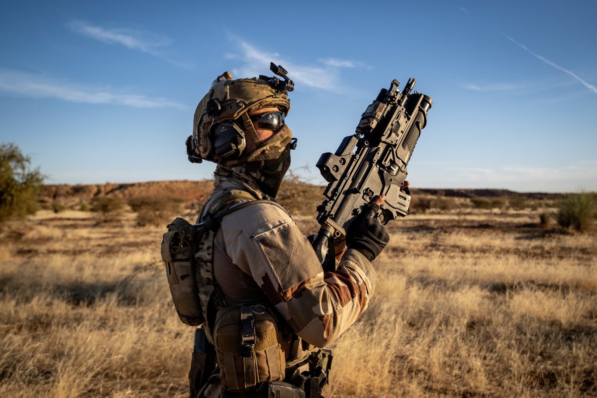 commando parachutiste béret rouge
