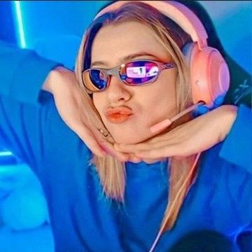 estiloloud's tweet photo. PERFEITAS NÉ. Ela faz a beleza delAh💚👇🏼

@loud_babi e @loud_voltan https://t.co/Z5w96SbZ3T