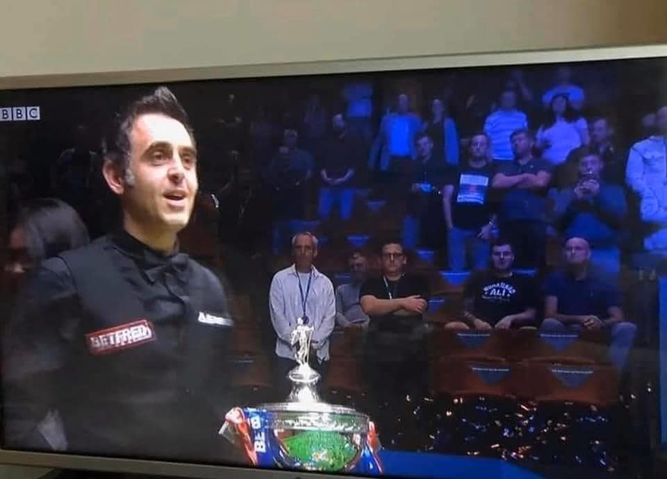 stevebell62's tweet image. Please @OliverDowden and your colleagues at @DCMS can you explain this photo? This is in a theatre with no social distancing or masks.